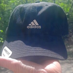 - - NWT! ADIDAS WOMEN aeroready  SATURDAY 2.0 ADJUSTABLE CAP black _whit…